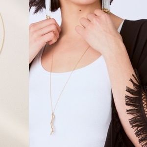 Stella & Dot Chase Coral Pendant